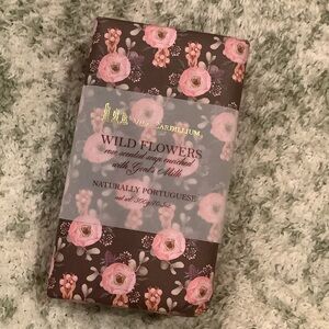 Vila Cardillium Wild Flowers Roses Scented Soap with Goat's Milk NWT 10.50 oz